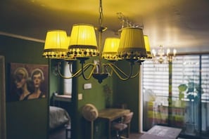 Room - Where Past Meets Present on Antique street, Itaewon (Seoul)