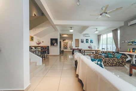 Interior. Desaru Uniq Villa 5Br Mahjong/BBQ/Netflix/Ktv