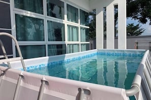 Indoor pool - Desaru Uniq Villa 5Br Mahjong/BBQ/Netflix/Ktv (Bandar Penawar)