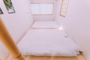 Unclassified image, 2 of 25, button - puff Shinsaibashi - Sauna, Projector, Sleeps 8 (Osaka)