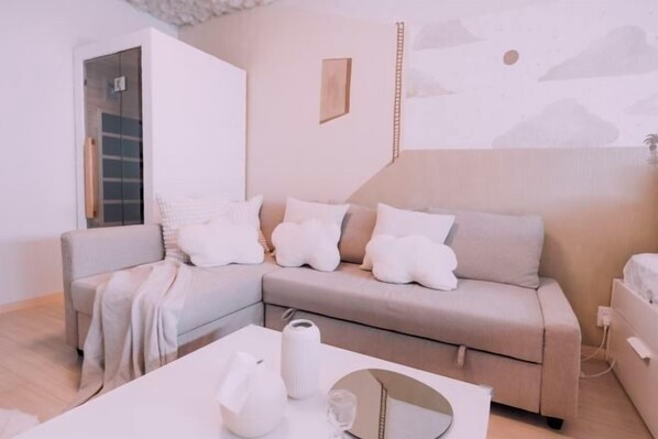Living area - “puff” Shinsaibashi Cloud House with Private Sauna (Osaka)