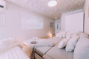 Unclassified image, 5 of 25, button - puff Shinsaibashi - Sauna, Projector, Sleeps 8 (Osaka)