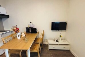 Room - Apart 300m to Arc de Triomphe (Paris)