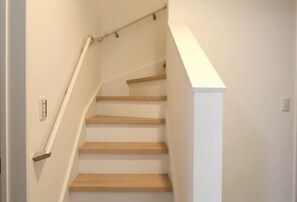 Room - New 2-story house! 2 minutes to station, parking, easy Disneyland access, near restaurants & shops (Chiba)