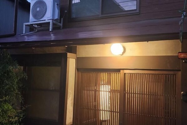 Exterior - [Mina's LanternHouse] 1 house (3 bedrooms/8 beds/2 parking lots) (Takayama)