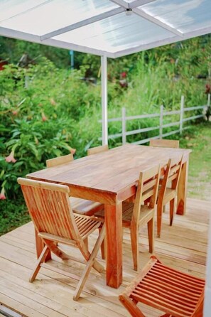 Outdoor dining