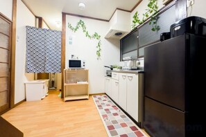 Private kitchen - Ikebukuro Free Pickup#Ueno 14 mins Nippori 10 mins Entire property Up to 7 guests B (Tokyo)
