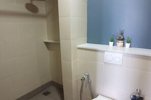 Room - D'Kroll Tamarind Cyberjaya 1 Bedroom Premium Suite with Netflix (Cyberjaya)