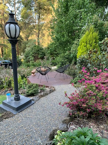 Sassafras Cottage @ Woodlands Estate - magical romantic escape & dog friendly