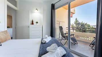 2 dormitorios, tabla de planchar con plancha, wifi gratis y ropa de cama