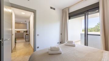 3 dormitorios, tabla de planchar con plancha, wifi gratis y ropa de cama