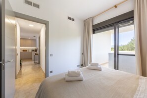 3 عدّة غرف نوم ومكواة/لوح كي وواي فاي مجانًا وملاءات أسر�ّة