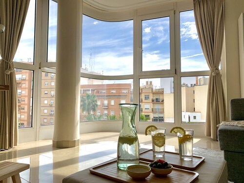 AlmeriaSuite Apartment with City Views