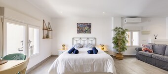 AlmeriaSuite Serenity Home