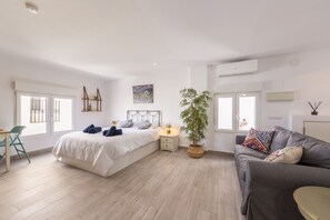 1 chambre, fer et planche Ă repasser, Wi-Fi gratuit, draps fournis