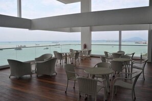 Interior - Sunrise Gurney (George Town)