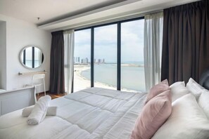 Cribs/infant beds - Sunrise Gurney (George Town)