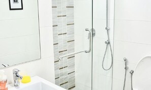 Bathroom - Sunrise Gurney (George Town)