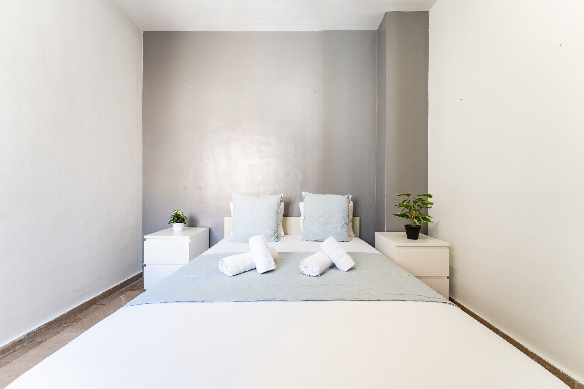 2 bedrooms, iron/ironing board, bed sheets