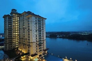 الإطلالة من المنشأة