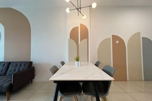 Room - IGVC_ITCC Manhattan Suite (Donggongon)