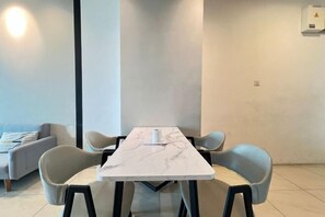 Room - IGVC_ITCC Manhattan Suite (Donggongon)