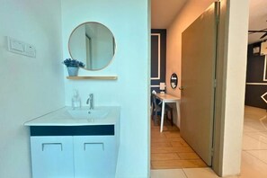 Room - IGVC_ITCC Manhattan Suite (Donggongon)