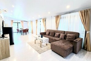 Room - Pimbunya house (Phibun Mangsahan)