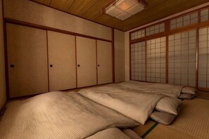 Room - Agari (Ie)