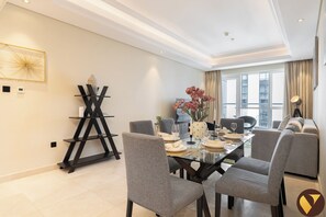 Luxury Apartment, Balcony, City View | In-room dining
