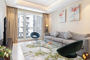 Luxury Apartment, Balcony, City View | Living room