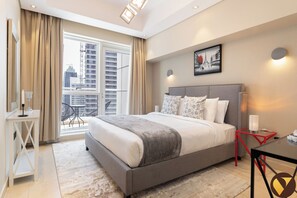 Luxury Apartment, Balcony, City View | Egyptian cotton sheets, premium bedding, in-room safe - Vogue | Mon Reve near Dubai Mall | Burj Khailfa (Dubai)