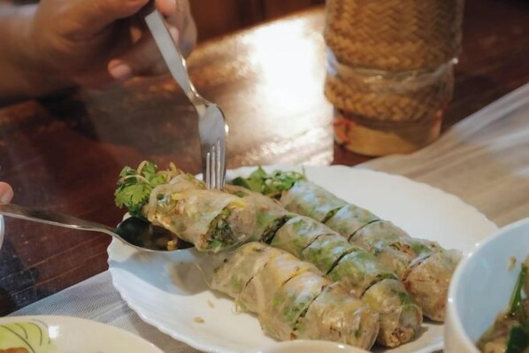 อาหารและเครื่องดื่ม