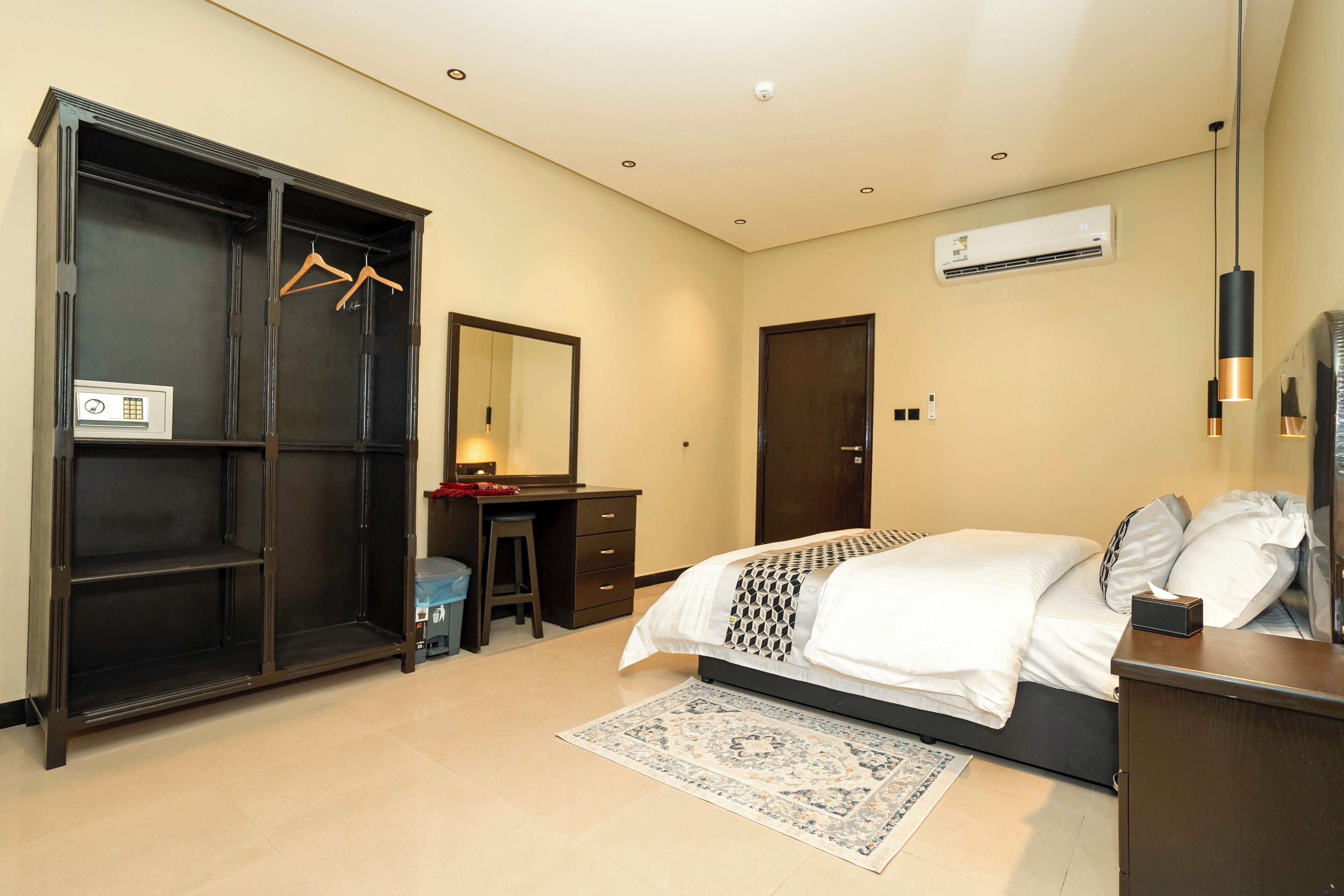 Coffres-forts dans les chambres, rideaux occultants