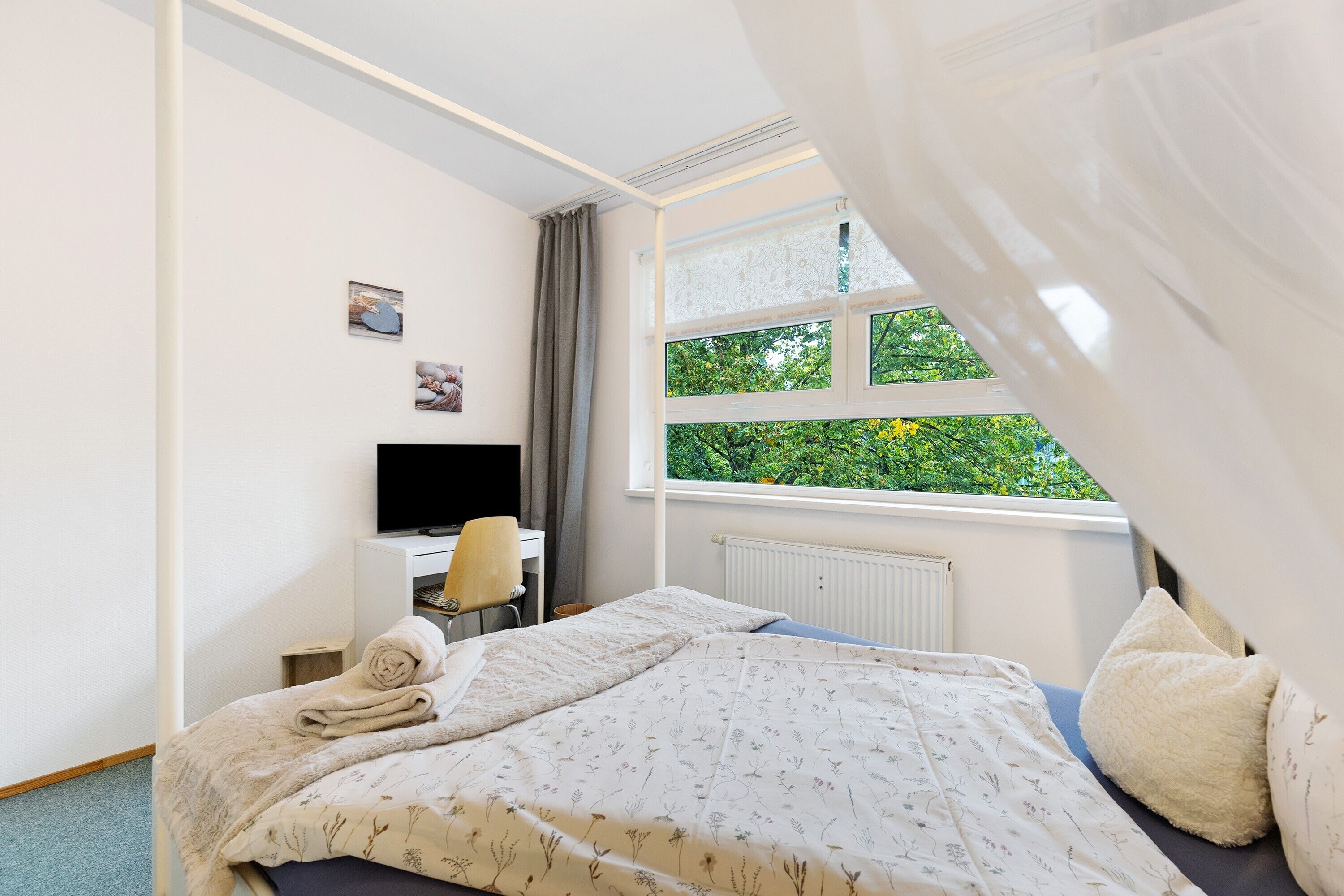 2 bedrooms, WiFi, bed sheets