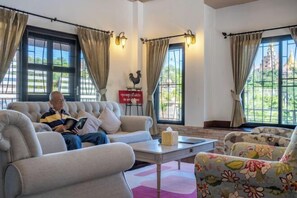 Room - Verryn Khao Kho Private Family Villa Across Wat Pha Sorn Kaew – 5 Min Walk, Relax & Reconnect (Khao Kho)