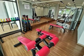 Gym - Bukit Indah Near Aeon and Legoland Johor with Netflix (Johor Bahru)