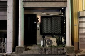 تفاصيل الفندق من الخارج