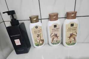 Room - Exclusive Use Whole House for You (Busan)