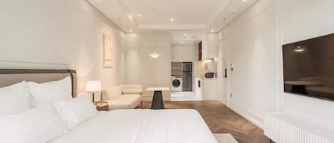 City Studio, Balcony, City View | Hypo-allergenic bedding, memory foam beds, individually decorated