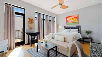 5 bedrooms, iron/ironing board, WiFi, bed sheets