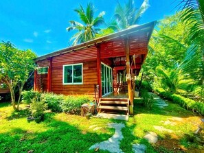 Deluxe Double Room with Balcony and Sea View | Free WiFi - Mook Montra Resort Seafront (Ko Mook)
