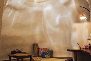 Interior - Chion's House (Onna)