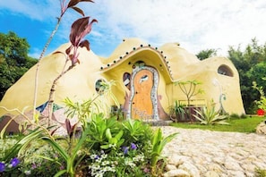 Exterior - Chion's House (Onna)