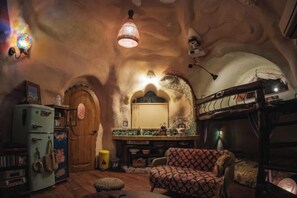 Room - Chion's House (Onna)