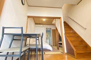 Cribs/infant beds - AkiraHome Tsutenkaku West -THE CALM HOUSE- (Osaka)