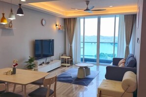 Room - Seaview-Pinetree Marina Resort 2BR [Puteri Harbour] - 5 mins to Legoland (Iskandar Puteri)