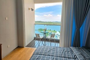 Room - Seaview-Pinetree Marina Resort 2BR [Puteri Harbour] - 5 mins to Legoland (Iskandar Puteri)