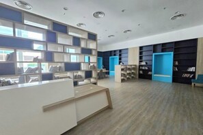 Unclassified image, 3 of 53, button - Seaview-Pinetree Marina Resort 2BR [Puteri Harbour] - 5 mins to Legoland (Iskandar Puteri)