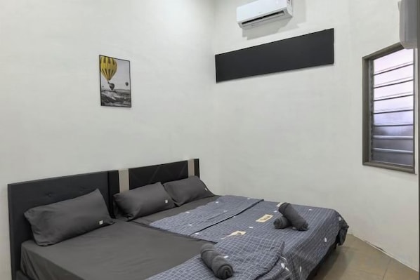 Room - Homestay Sungai Karangan Near Inokom (Padang Meha)